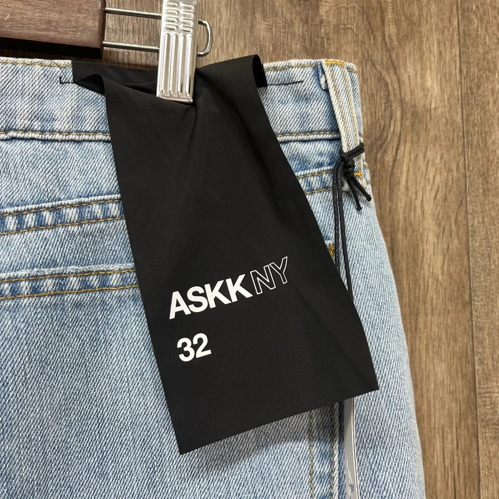 ASKK NY Cropped Light Denim Dre Carrot Jeans - Picture 12 of 12